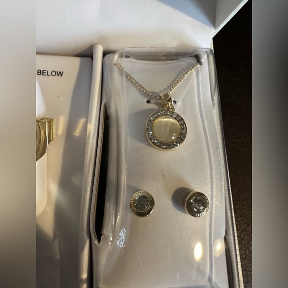 Jessica Simpson Jewelry Set - Picture 7 of 8